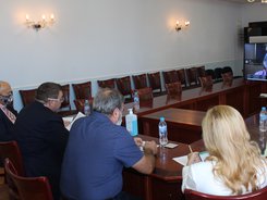 Намалява броят на хоспитализираните в интензивни структури пациенти с COVID-19