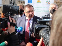 Министър Ангелов даде старта на строителството на новия филиал за спешната медицинска помощ в град Бяла