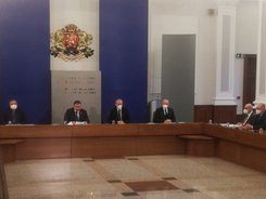 Проф. Костадин Ангелов: Запазва се тенденцията за увеличаване на новите случаи на COVID-19