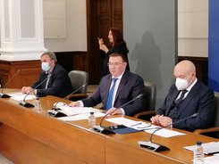 Министърът на здравеопазването към производител на ваксини: Нямаме нужда от учтивости, имаме нужда от ваксини
