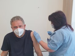 Министърът на здравеопазването д-р Стойчо Кацаров се ваксинира срещу COVID-19