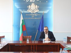 Доц. Хинков: Ние българите сме загубили един малък град заради пандемията