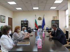 Министър Кацаров: Имаме огромен проблем с недостига на професионалисти по здравни грижи и това трябва да се промени
