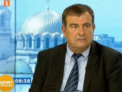 Зам.-министър Димитър Петров: Всички аптеки, които имат договор с НЗОК, могат да отпускат лекарствата от списъка за лечение на COVID-19 в домашни условия