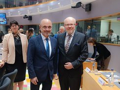 Министър Асен Меджидиев: Правителствата следва занапред да поръчват само реално необходими количества, при заплащане след извършени доставки, без планиране на ваксини за следващи години