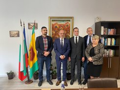 ​Министър Меджидиев проследи старта на пилотния за страната проект „Лекари в малки и отдалечени населени места“