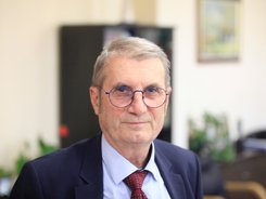 Министър Хинков: Проектът за изграждането на Национална детска болница в Горна баня никога не е бил спиран