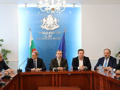Анексите към Националните рамкови договори за медицинските и за денталните дейности бяха подписани в Министерството на здравеопазването