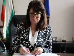 Здравният министър д-р Кондева удължава забраната за износ на инсулини с още месец